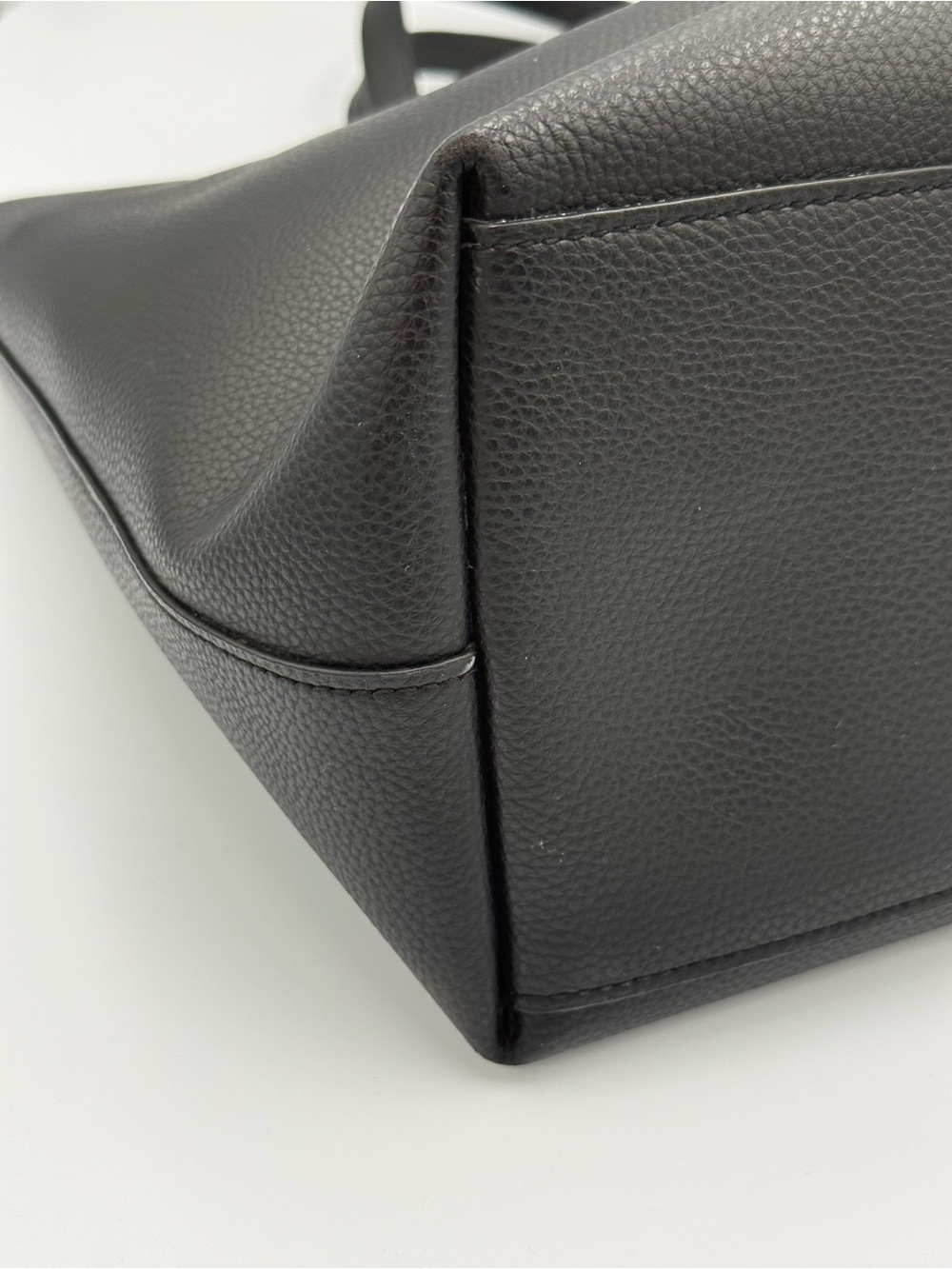 Coach Black Pebbled Leather Everyday Tote with Gold Hardware - Picture 5 of 14